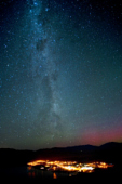 新西兰特卡波湖，星光与极光照亮城市图片素材