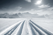 雪山道路图片素材