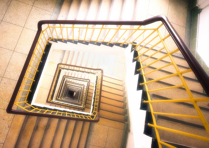 方形旋轉樓梯圖片素材