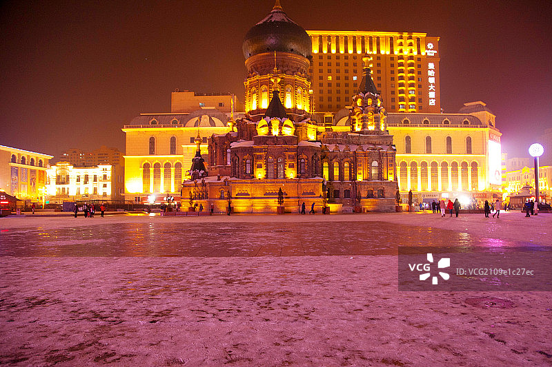 哈尔滨圣索菲亚大教堂的夜景图片素材