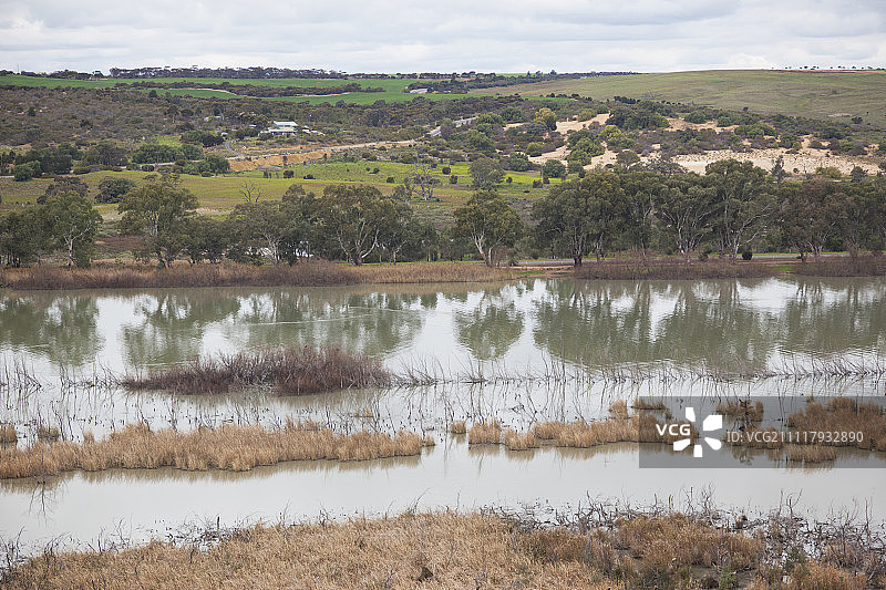 从南澳大利亚阿德莱德的观景亭俯瞰Mannum周围图片素材
