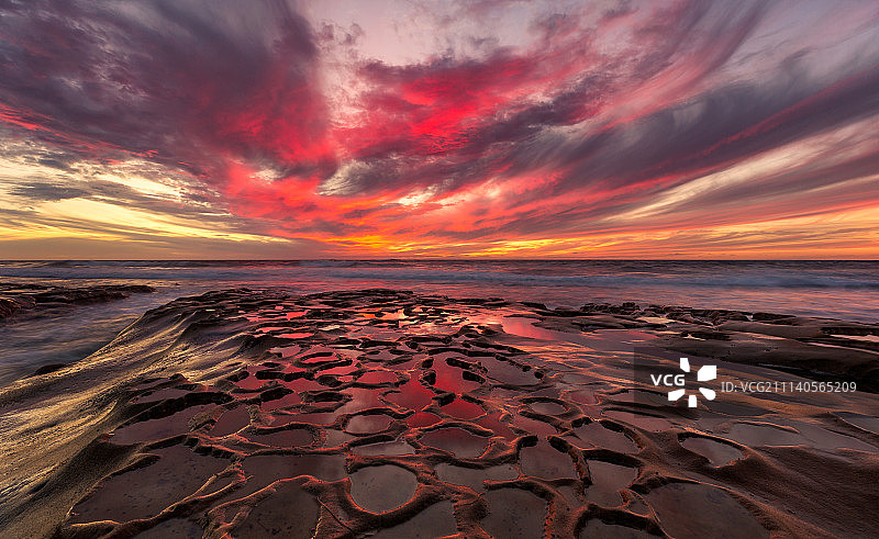 夕阳下的美国加州圣地亚哥海滩图片素材