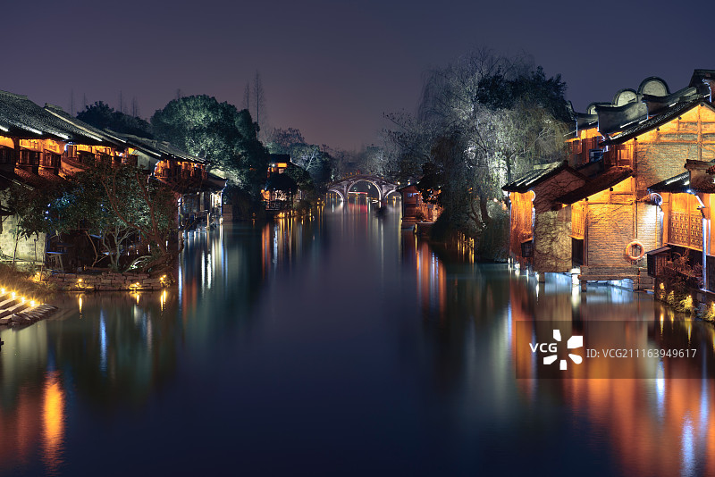 中国古老的水乡和运河的夜景图片素材