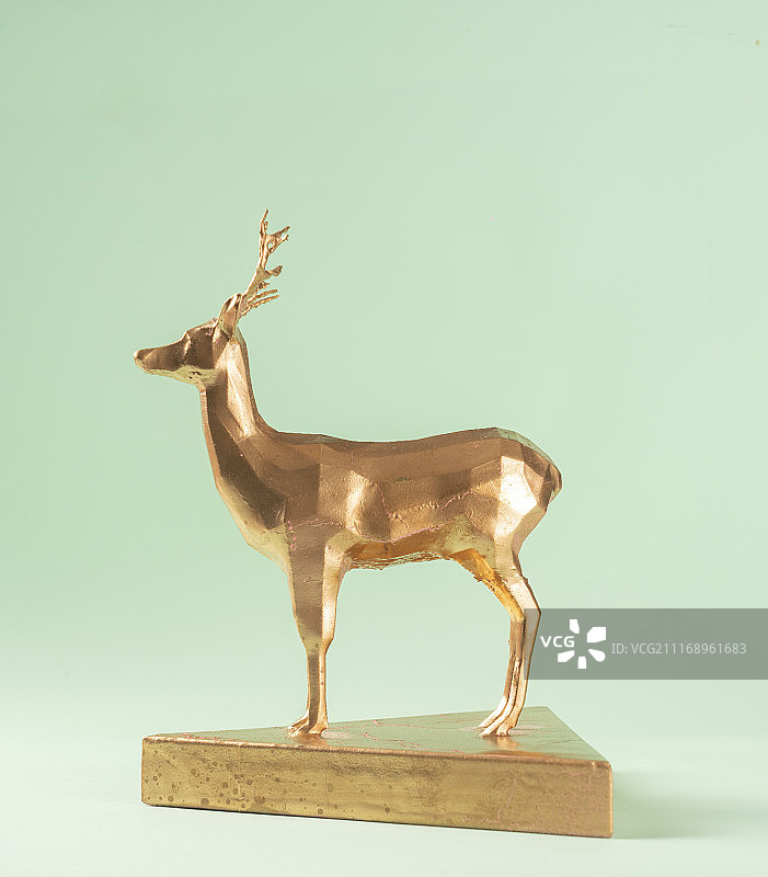 金色的小麋鹿模型图片素材