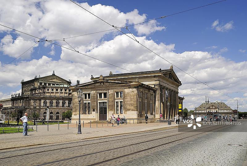 Schinkelwache，前警卫室，和永远歌剧院，剧院广场，德累斯顿，萨克森，德国，欧洲图片素材