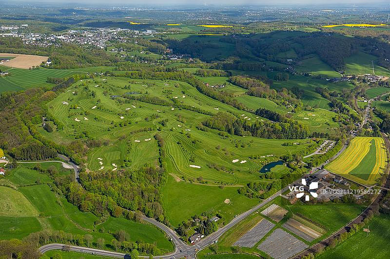 高尔夫球场，高尔夫俱乐部Velbert, Gut Kuhlendahl, Velbert- neviges, Velbert, Ruhr地区，北莱茵-威斯特伐利亚，德国，欧洲图片素材