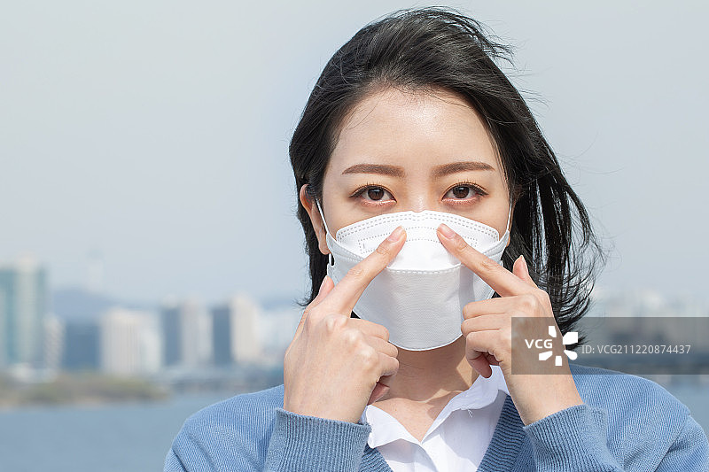 女人，口罩，空气污染，天气，疼痛，咳嗽，变形，使用说明图片素材
