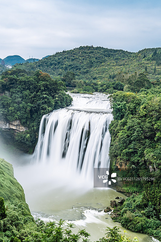 中国贵州黄果树大瀑布高视角风光图片素材