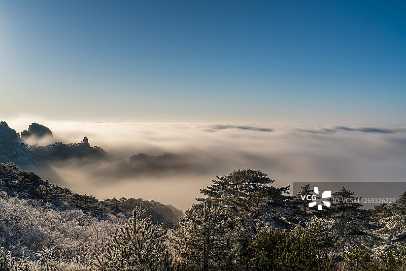 冬季的黄山风景区云海美景图片素材