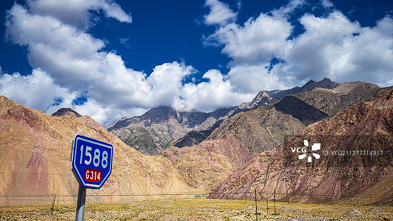 新疆维吾尔自治区克孜勒苏柯尔克孜自治州阿克陶县314国道图片素材