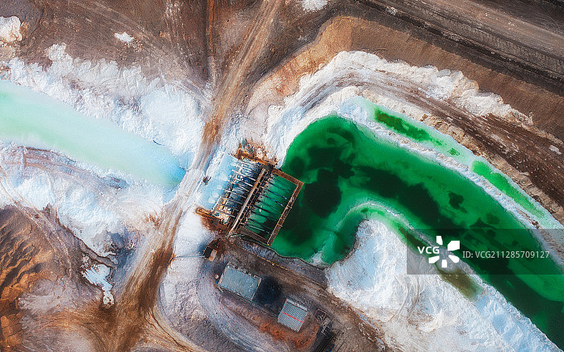 绿色湖泊工业排污污染图片素材