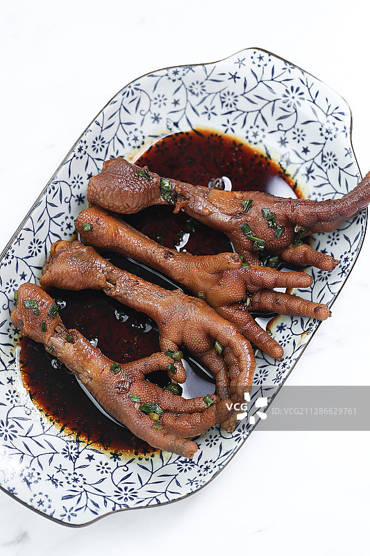 传统中式小吃红烧鸡爪图片素材