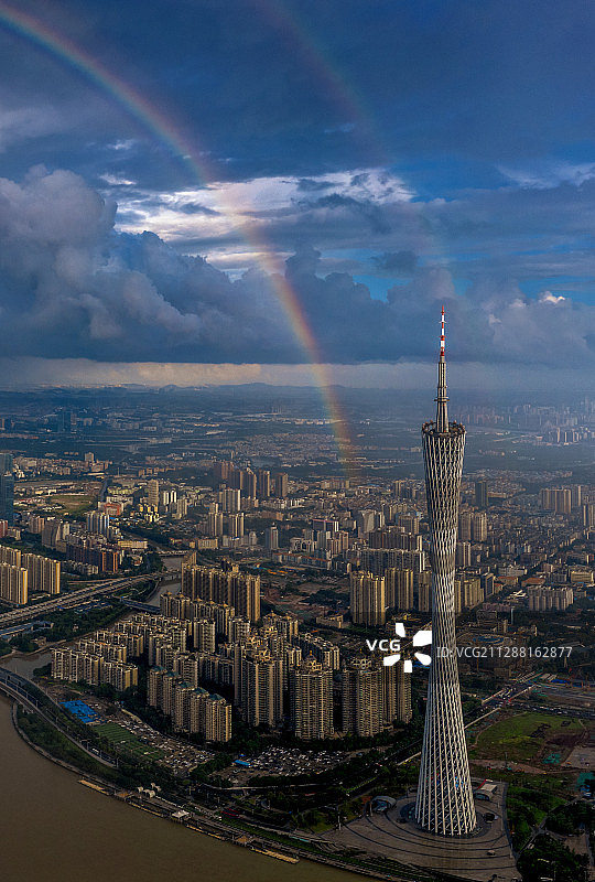 航拍镜头下的广州双彩虹图片素材