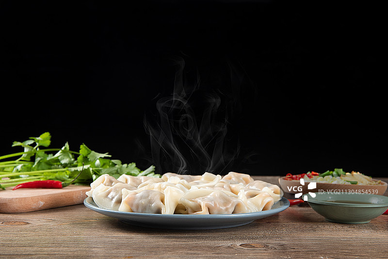 饺子水饺，黑色背景图片素材