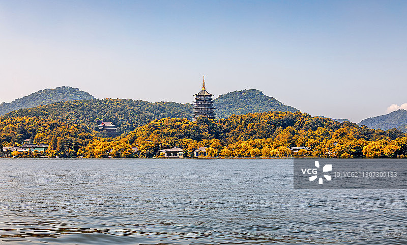 秋天杭州雷峰塔西湖著名旅游景点图片素材