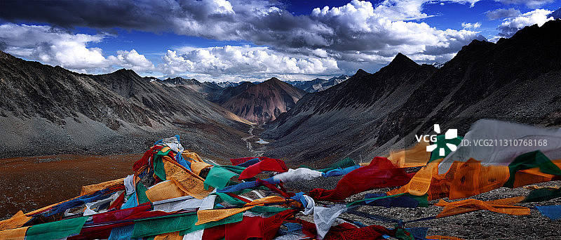 西藏山南 拉姆拉措神湖图片素材