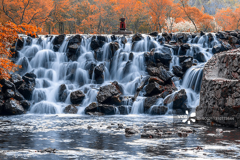 本溪大石湖景区、旅游、秋天的瀑布、秋色、背景图片素材