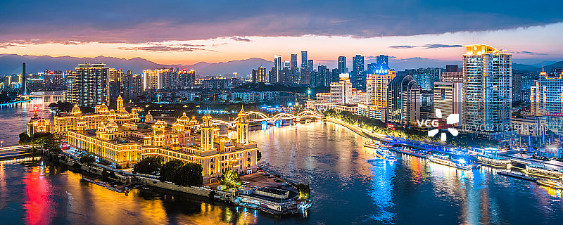 中国福建福州中洲岛城市天际线夜景图片素材