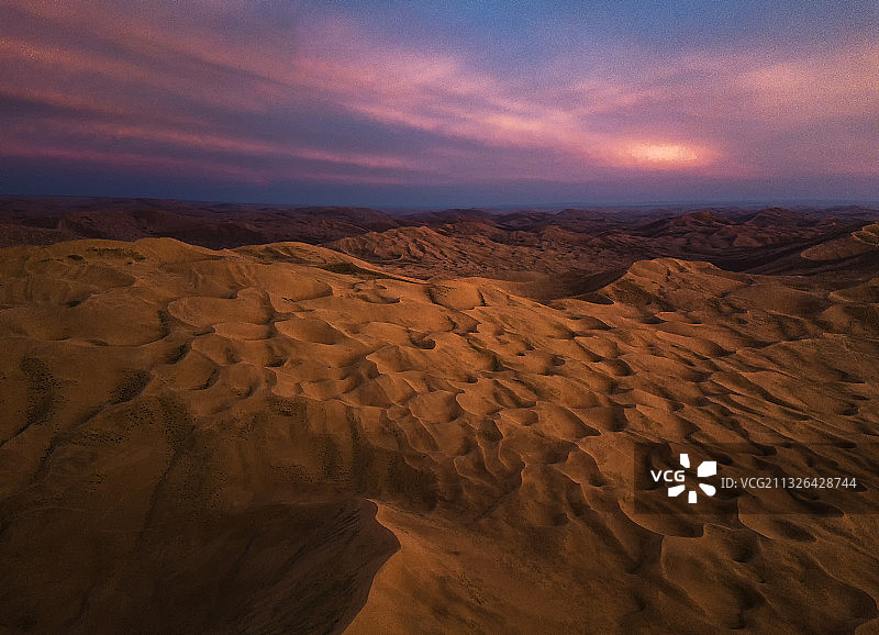 内蒙古阿拉善巴丹吉林沙漠的日出日落图片素材