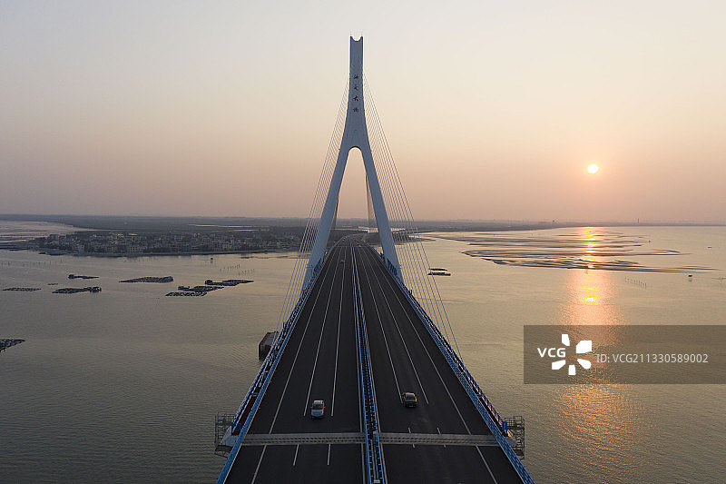 航拍海南海口文昌海文大桥公路交通连接两岸桥梁图片素材