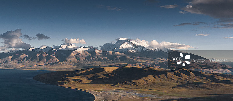 西藏阿里地区雪山高原风光图片素材