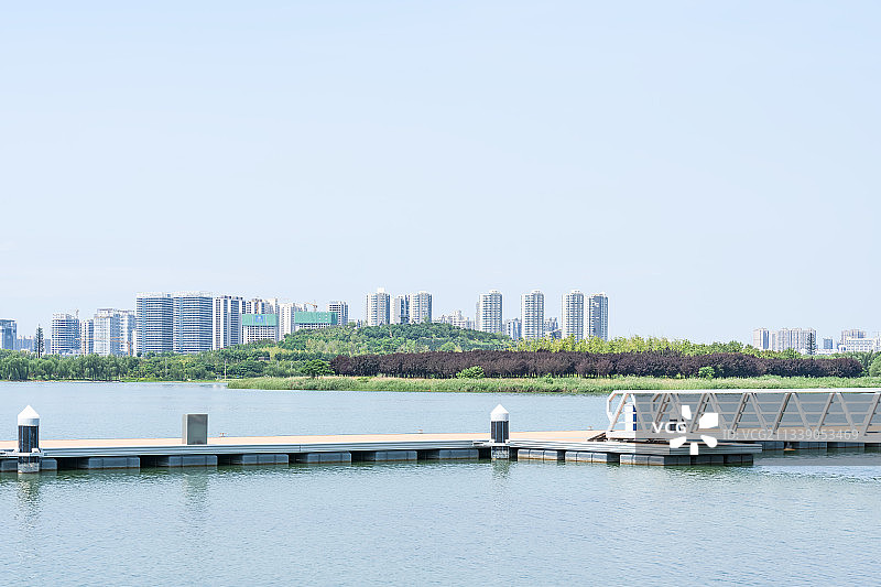 中国河南郑州北龙湖码头图片素材