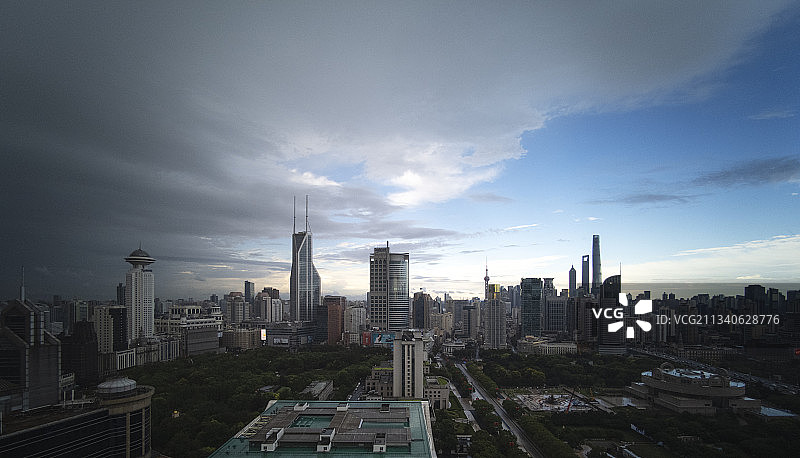 上海城市台风季节风光图片素材