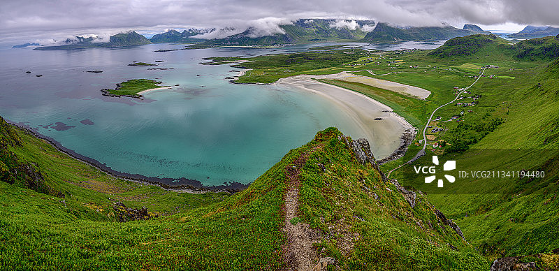 挪威，弗拉克斯塔德，Sandbotnen，天空下的全景景观图片素材