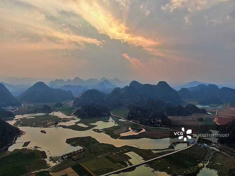 世间罕见、中国独一无二的喀斯特山水田园风光--普者黑图片素材