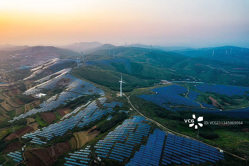 中国河南三门峡新能源太阳能风能航拍图图片素材