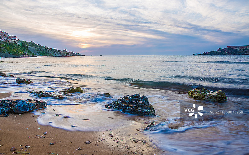 马耳他梅利哈，日落时海天映衬的风景图片素材