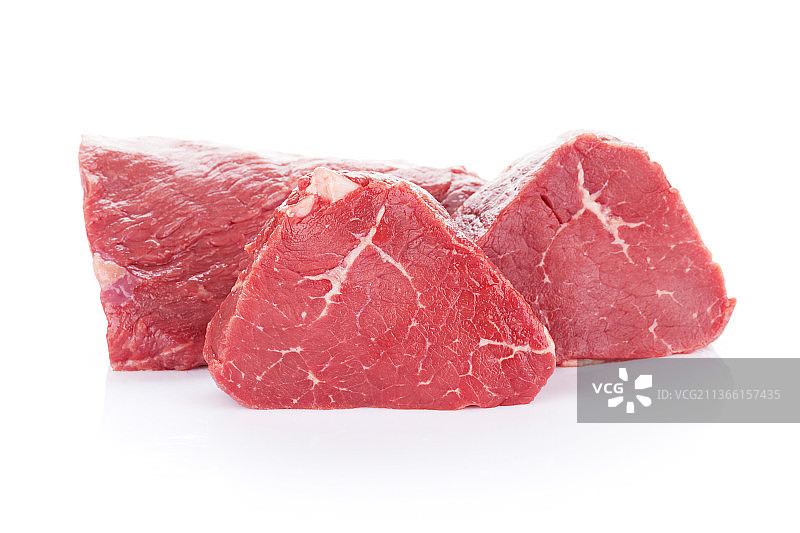菲力牛排牛肉，特写的肉对白色背景图片素材