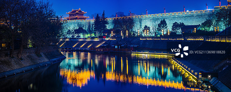 西安永宁门城墙夜景图片素材