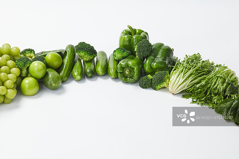 蔬菜堆放成不同造型图片素材