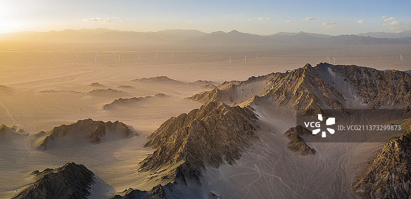 戈壁沙漠无人区壁纸青海海西州翡翠湖绿色图片素材