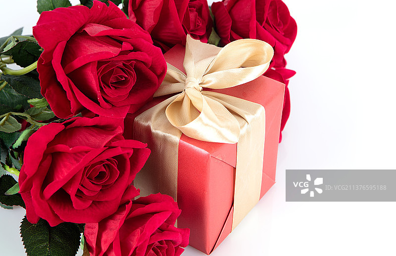 情人节的礼物和玫瑰花图片素材