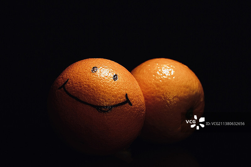 水果创意艺术肖像静物：笑脸橙子图片素材