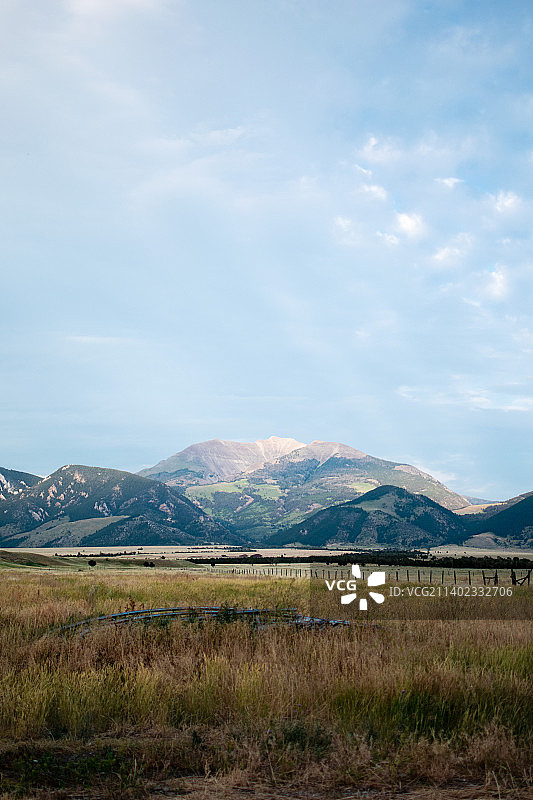美国蒙大拿州海伦娜市，天空映衬的田野风景图片素材