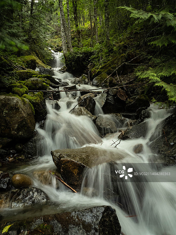 美国华盛顿北瀑布国家公园森林瀑布的风景图片素材