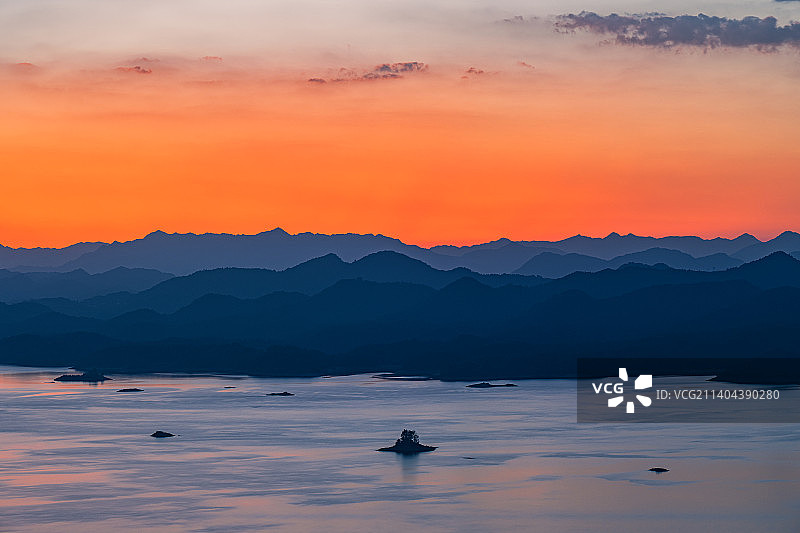 日落时刻的千岛湖图片素材