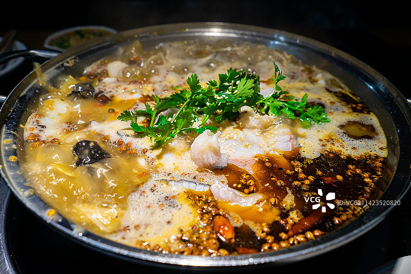 中国饮食产业拍摄主题，一盆四川美食水煮鱼，室内白昼无人图像摄影图片素材