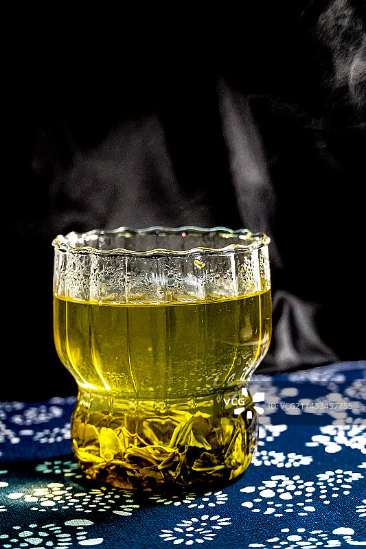 中式绿茶泡茶茶叶图片素材