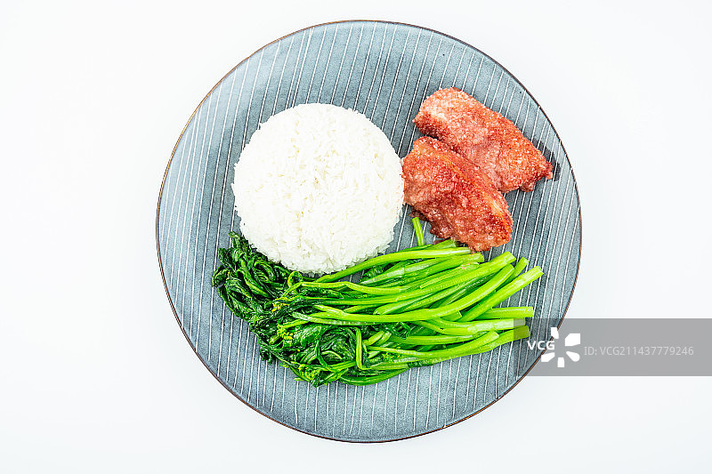 中式一人食米饭配餐，红粉蒸肉和炒青菜图片素材