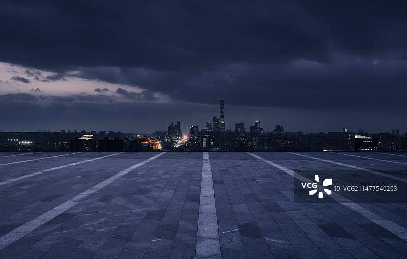 北京CBD地标建筑夜景广场地面光效果图片素材