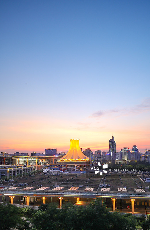 广西南宁国际会展中心城市风光建筑夜景图片素材