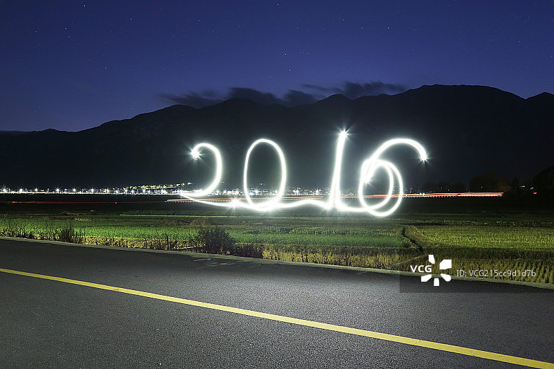2016新年素材-田园风光道路光轨图片素材