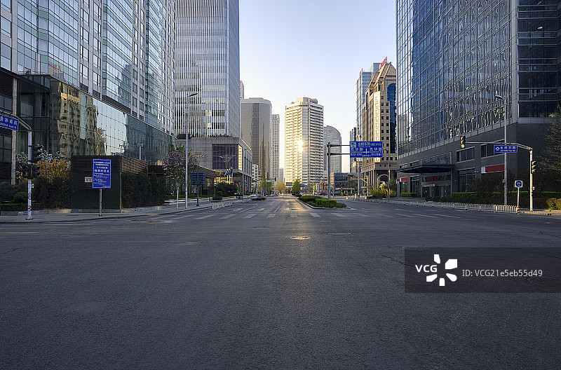 北京CBD摩天大楼和广场地面图片素材