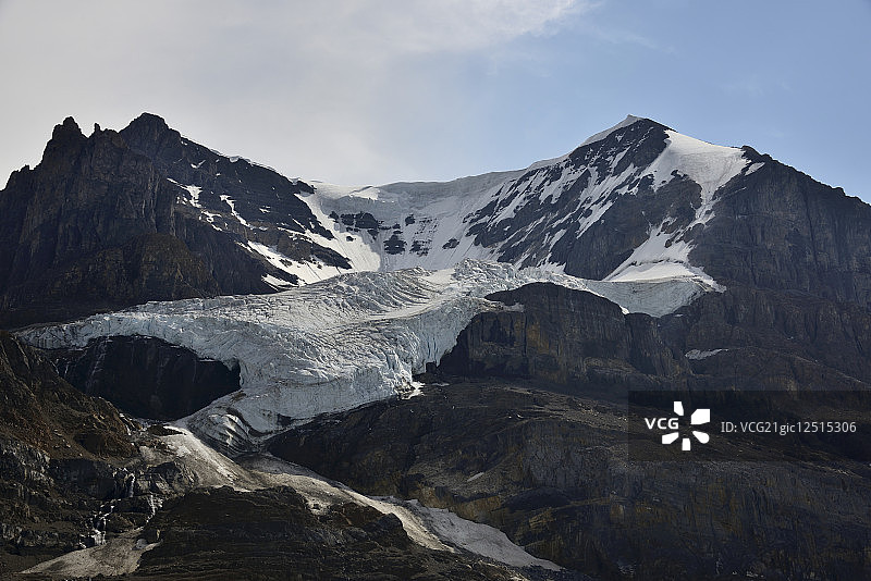加拿大阿尔伯塔省贾斯帕国家公园仙女座山上的冰川图片素材