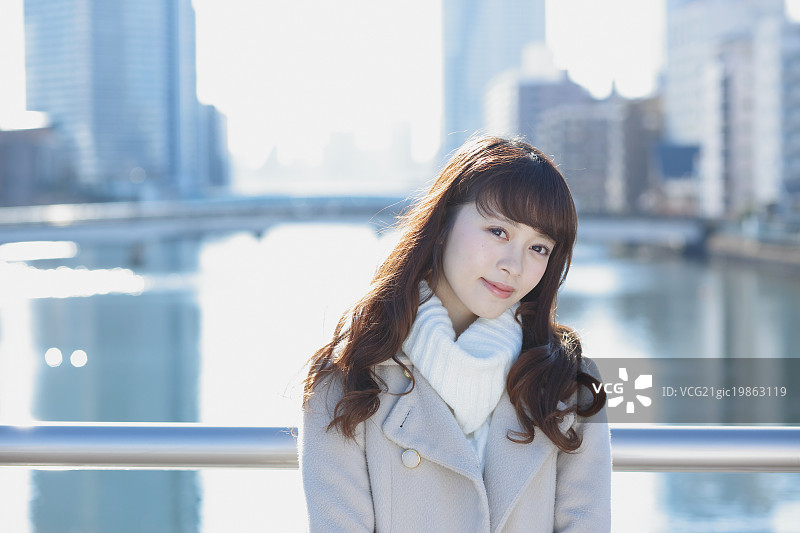 迷人的年轻日本女人肖像图片素材