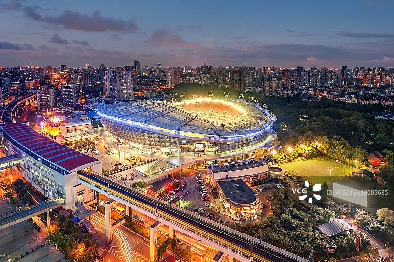 上海虹口体育场夜景图片素材